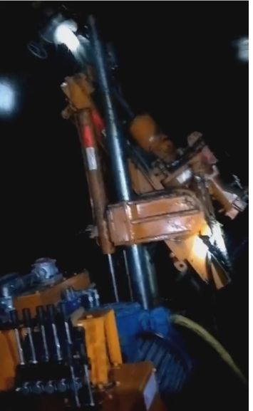 Implementation plan for the configuration of coal seam water exploration drilling rig in the excavation face